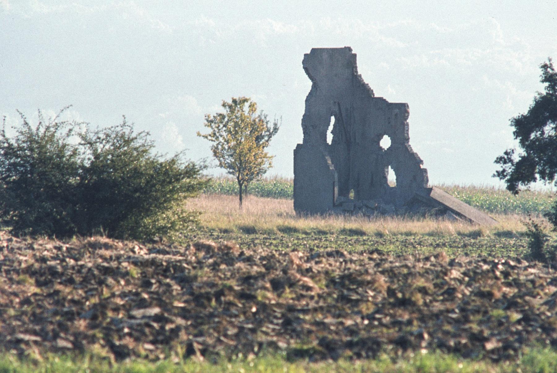 Ligne Maginot - BAMBIDERSTROFF NORD - C70 - (Casemate d'infanterie - Simple) - La cabine du transformateur
Les vestiges - MANSUY Michel