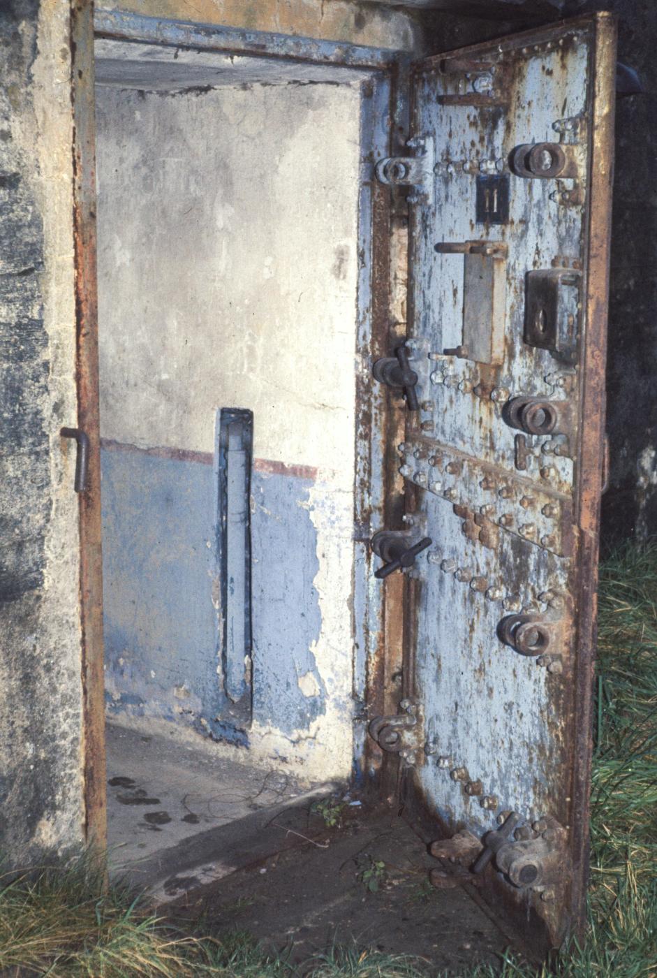 Ligne Maginot - QUATRE VENTS NORD - C74 - (Casemate d'infanterie - Simple) - La porte d'entrée est - MANSUY Michel