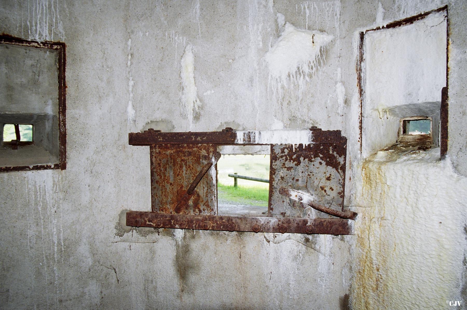 Ligne Maginot - PONT DE BIAUFOND - (Blockhaus pour arme infanterie) - Intérieur avec créneau