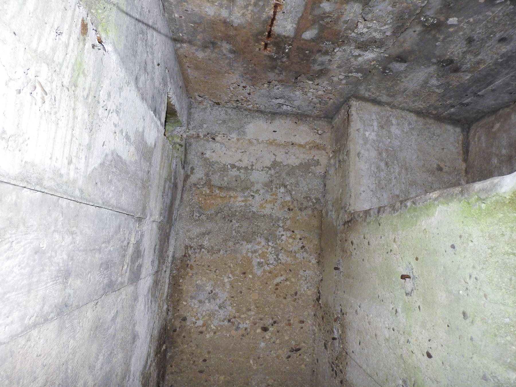 Ligne Maginot - BB42-B - (Blockhaus pour arme infanterie) - L'intérieur de l'observatoire. - STENGER Mathieu