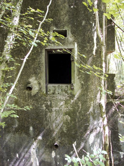 Ligne Maginot - BB374 - (Blockhaus pour canon) - L'entrée du personnel
