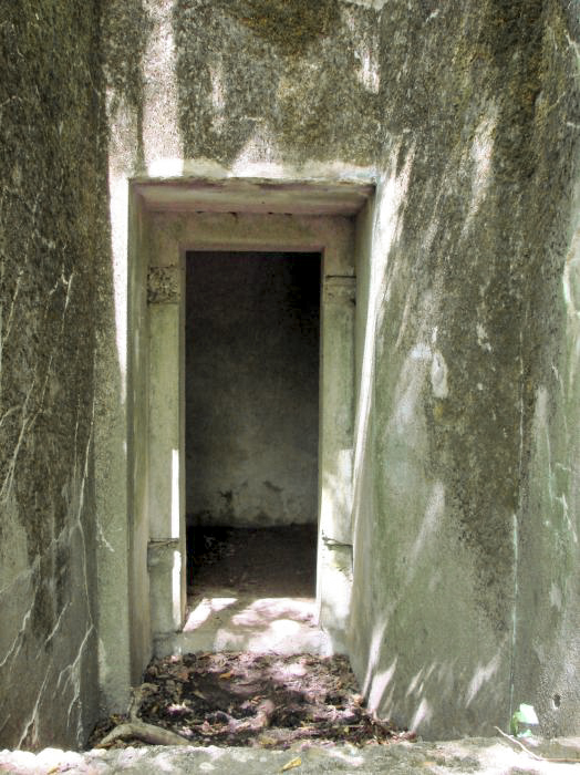 Ligne Maginot - BB374 - (Blockhaus pour canon) - L’accès par l'étage inférieur