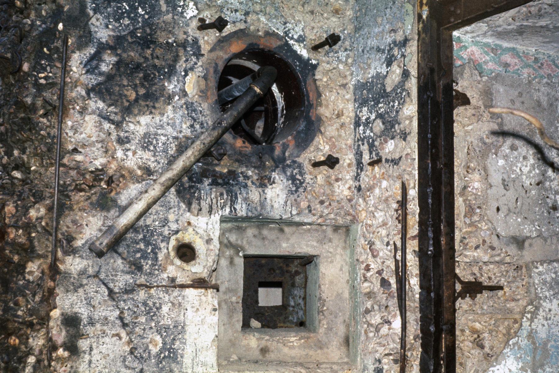 Ligne Maginot - QUATRE VENTS SUD - C75 - (Casemate d'infanterie - Simple) - Ventilation - MANSUY Michel