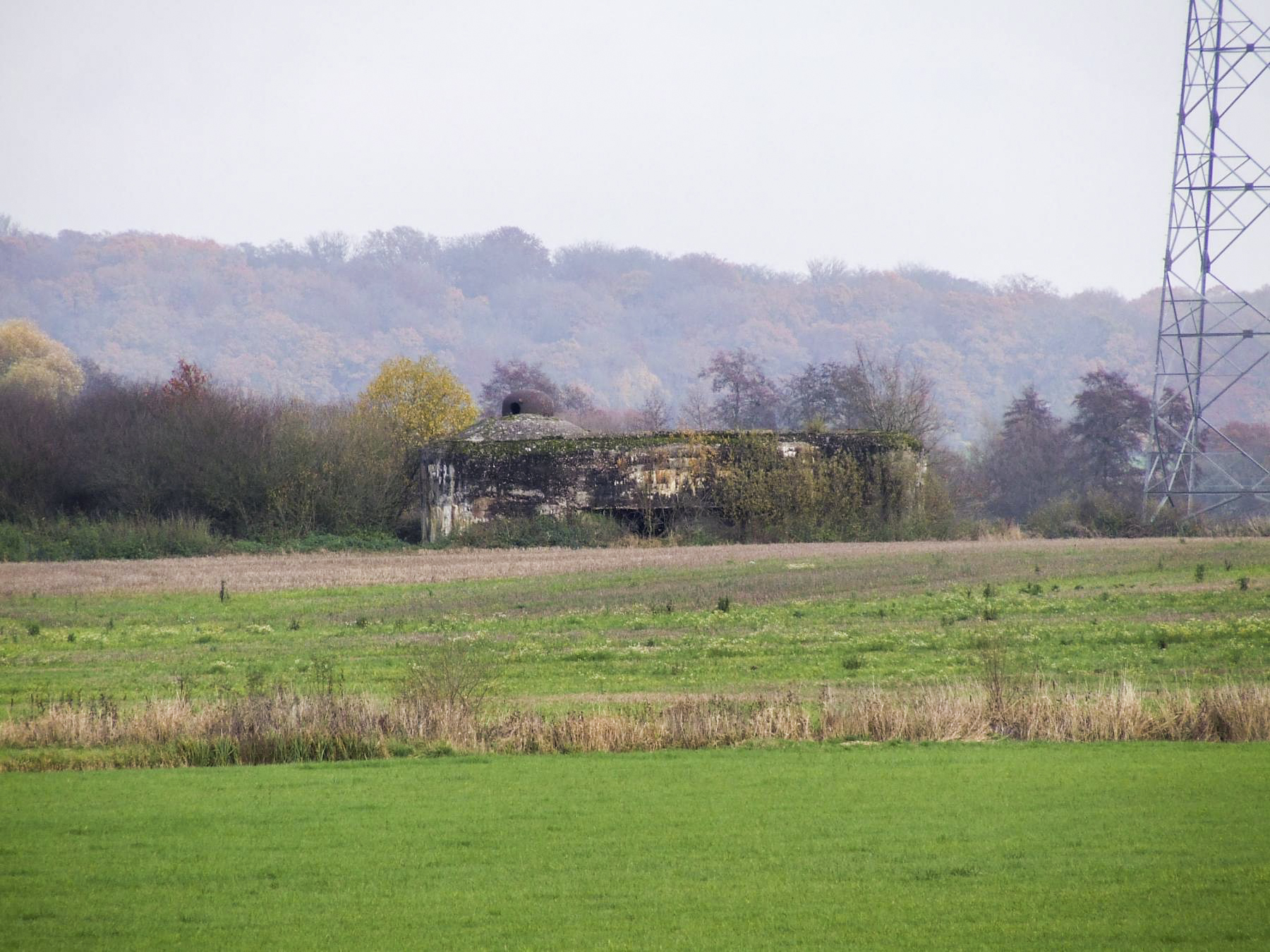 Ligne Maginot - STG 18 - STG S - MC06 - (Casemate d'infanterie - double) - La casemate MC 07 vue depuis la MC 06.