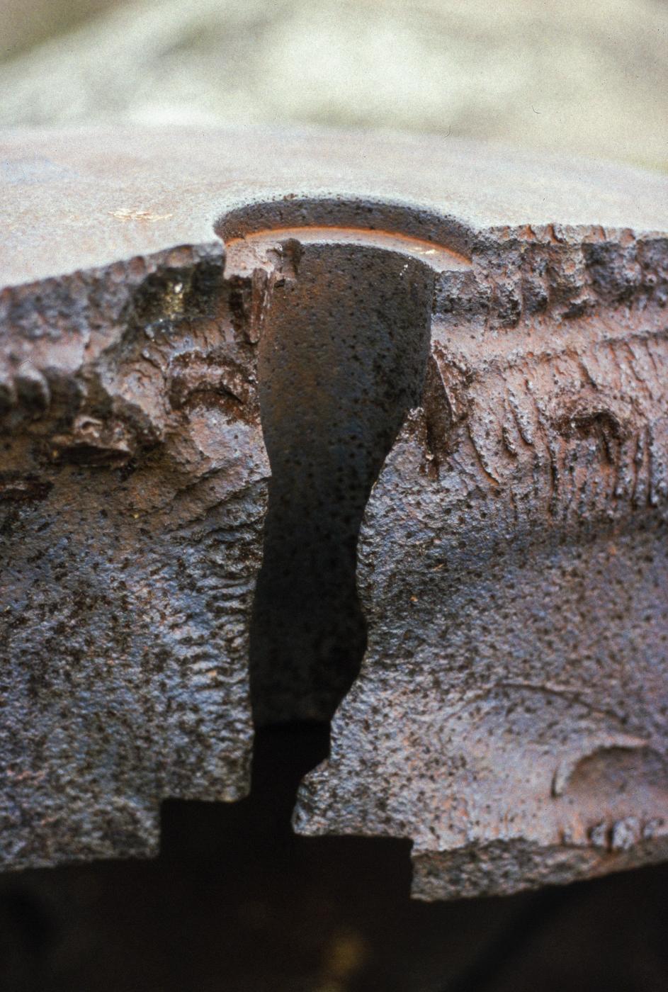 Ligne Maginot - KERFENT - A34 - (Ouvrage d'infanterie) - Bloc 4
Cloche GFM
Le passage pour le périscope - MANSUY Michel