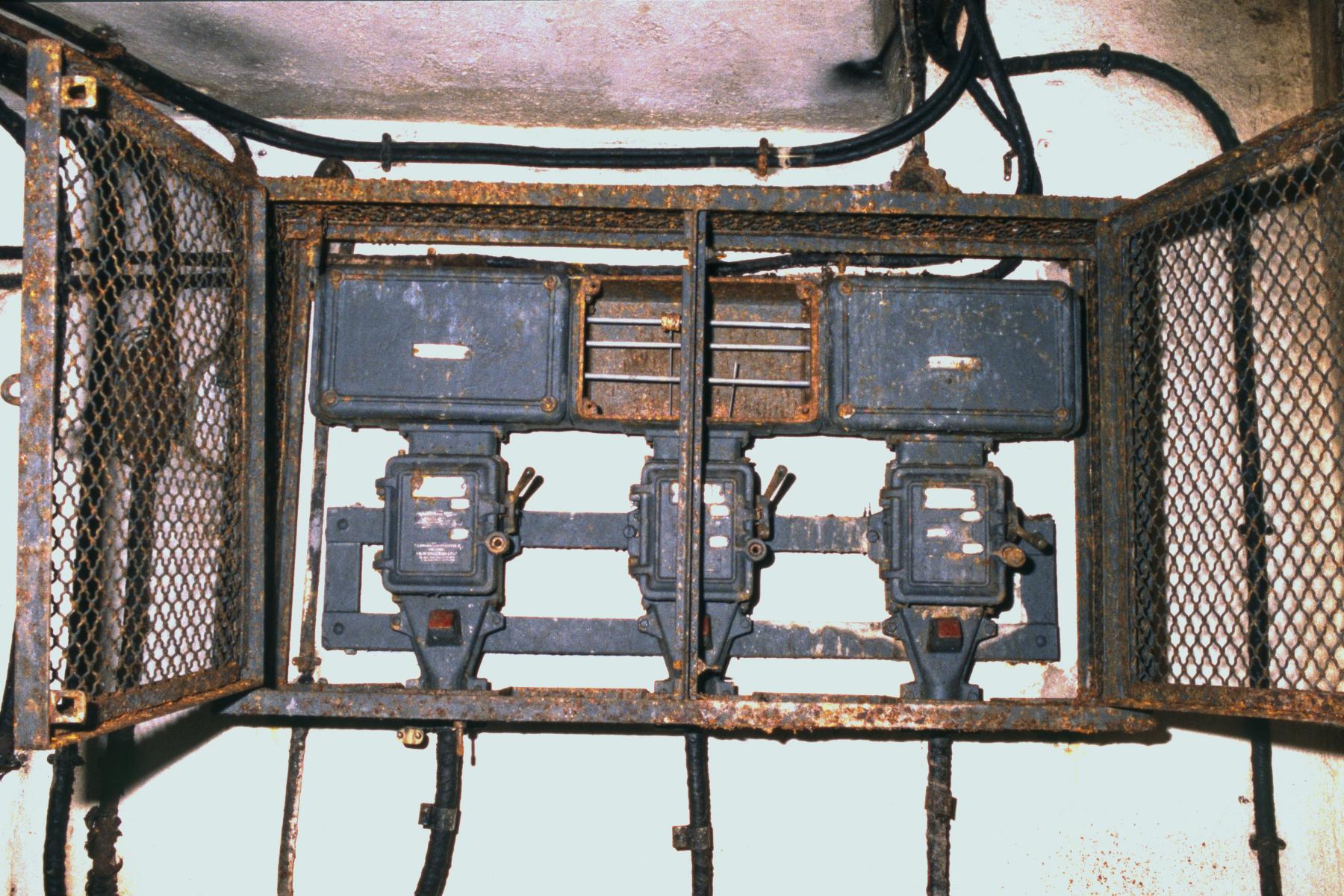 Ligne Maginot - KERFENT - A34 - (Ouvrage d'infanterie) - Bloc 4
Tableau électrique - MANSUY Michel