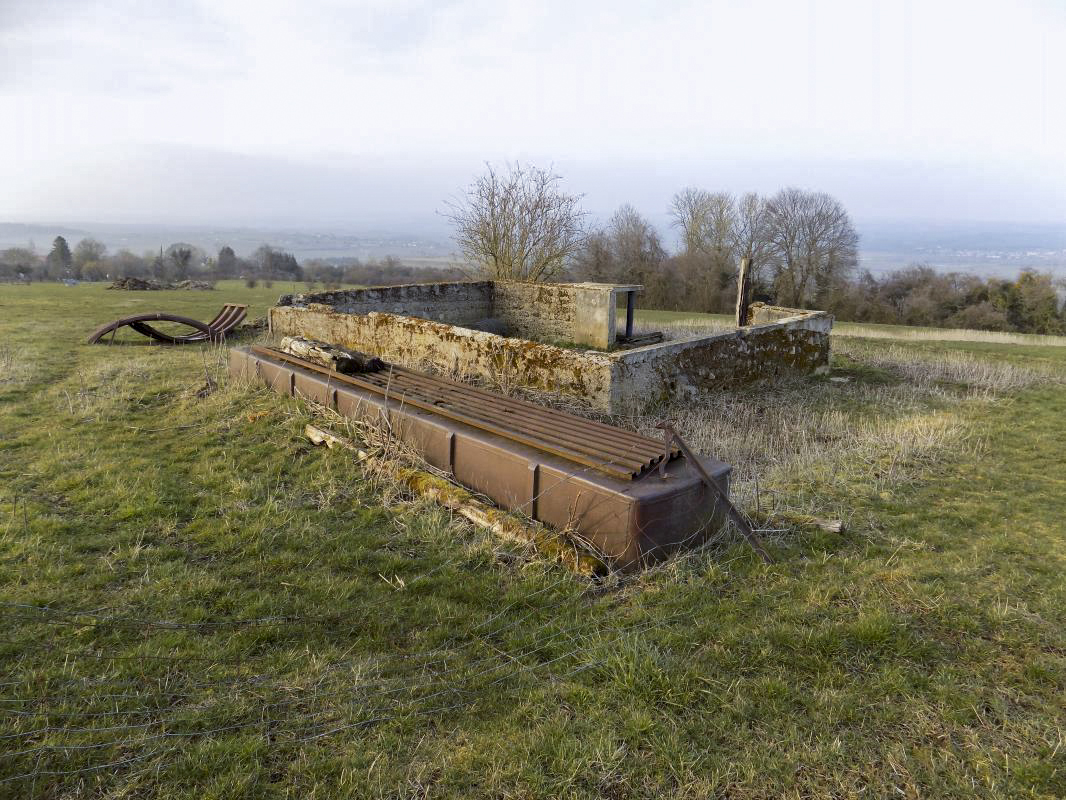 Ligne Maginot - 1B - VAUX LES MOUZON EST - (Blockhaus pour canon) - Ce structure en acier sers a quoi? - R Tucker