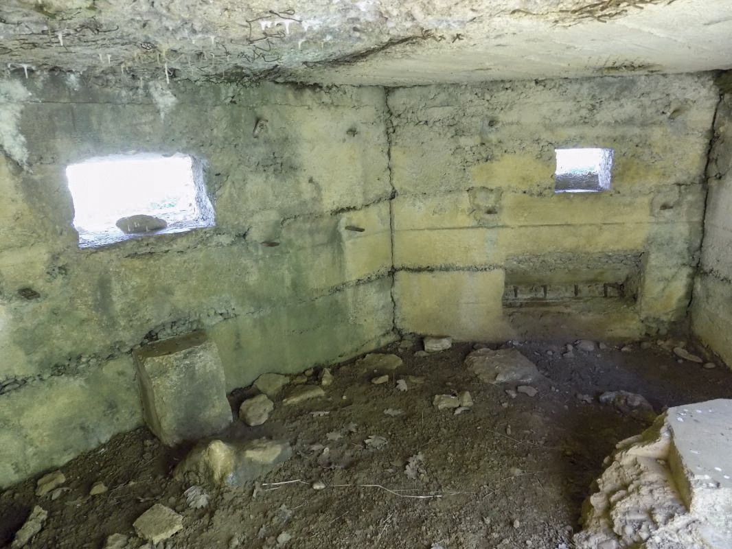 Ligne Maginot - 2C - LA CABRETTE - (Blockhaus pour canon) - Créneaux AC centrale et Hotchkiss droite