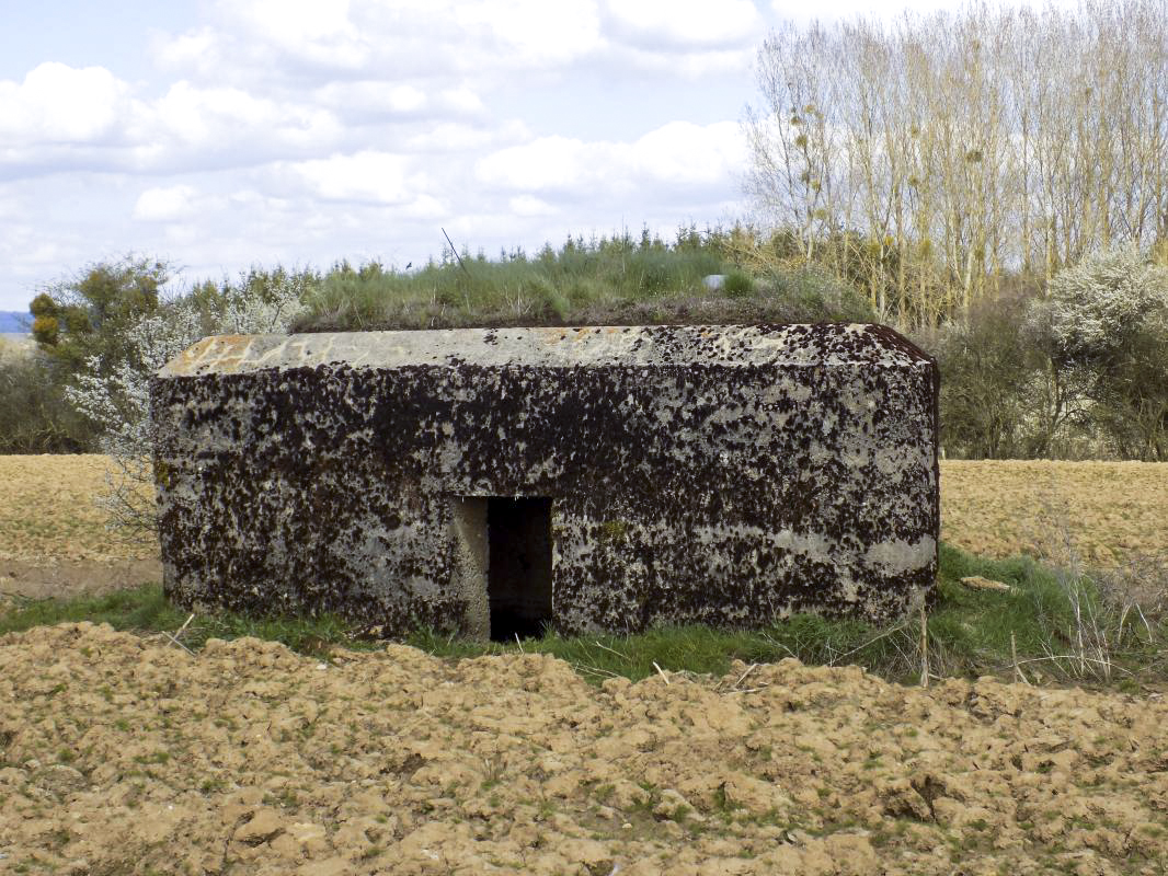 Ligne Maginot - 3C - FONTAINE ST PIERRE - (Blockhaus pour arme infanterie) - L'arrière avec l'entrée hommes