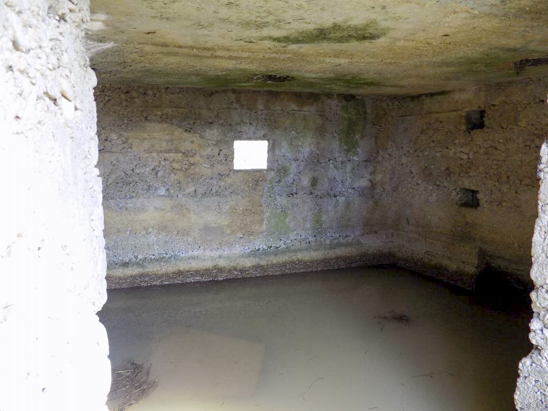 Ligne Maginot - 3C - FONTAINE ST PIERRE - (Blockhaus pour arme infanterie) - Face frontale, créneau FM/Obs