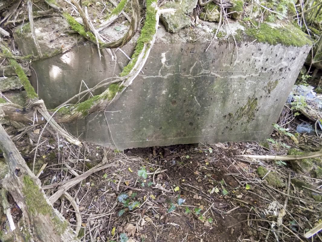 Ligne Maginot - 10B - CHAMP FONTAINE - (Blockhaus pour arme infanterie) - Face gauche, créneau Hotchkiss