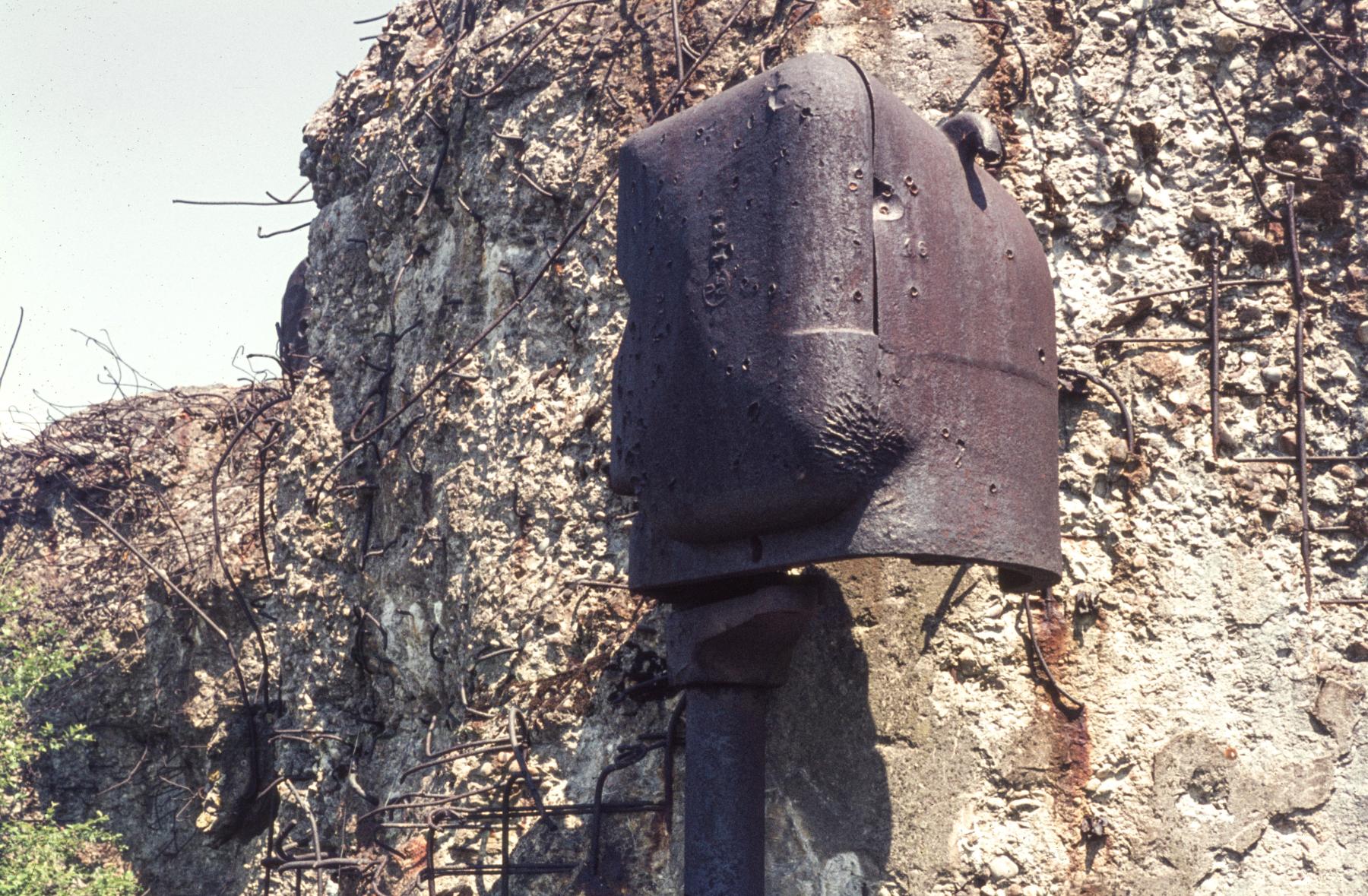 Ligne Maginot - LAUDREFANG - A37 - (Ouvrage d'infanterie) - Bloc 1
Le projecteur - MANSUY Michel