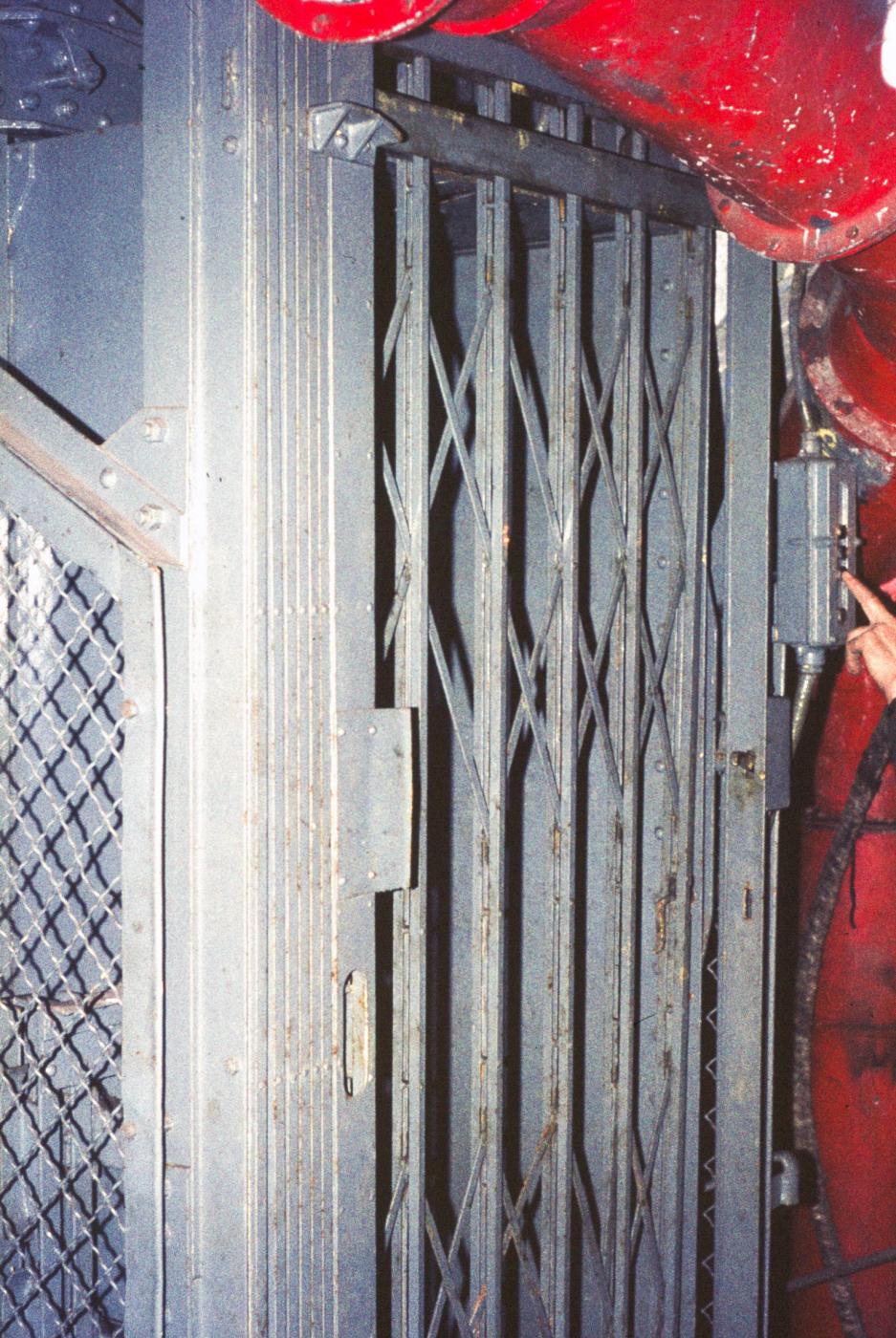 Ligne Maginot - LAUDREFANG - A37 - (Ouvrage d'infanterie) - Bloc 1
Le monte-charge - MANSUY Michel