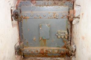 Ligne Maginot - LAVOIR - (Ouvrage d'artillerie) - Bloc 5
Etage inférieur
Sortie de secours au niveau du PC de 81