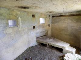 Ligne Maginot - 14C - FOND D'YVAUX OUEST - (Blockhaus pour arme infanterie) - Créneaux FM/Obs centrale et Hotchkiss (droite)