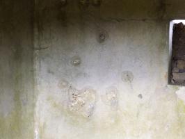 Ligne Maginot - LE BOCHET - (Blockhaus pour canon) - Face frontale, détails des impacts de balles