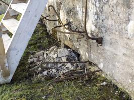 Ligne Maginot - MAIRY NORD-OUEST - (Blockhaus pour arme infanterie) - L'entrée, noter le fer pour du béton armée non achevée