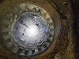 Ligne Maginot - A36 - FORT JEAN DIOT - (Blockhaus pour canon) - Chambre de tir gauche. Vue perpendiculaire du conduit métallique.