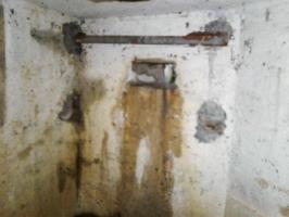 Ligne Maginot - 66BIS - BOIS LE SART CENTRE - (Blockhaus pour arme infanterie) - Intérieur.
Créneau pour FM.