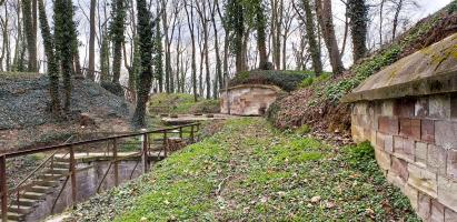 Ligne Maginot - FORT DUCROT - (PC de Secteur) - Rempart d'artillerie au niveau de l'aile droite laissé en l'état