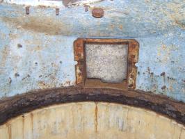 Ligne Maginot - CÔTE DE VIGNEULLES - (Observatoire d'artillerie) - L'orifice par lequel passe normalement l'arme est obturé par du béton.
