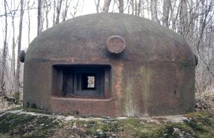 Ligne Maginot - MOLVANGE - A9 - (Ouvrage d'artillerie) - Entrée des munitions
L'une des deux cloches GFM
