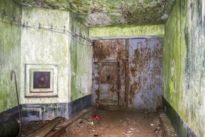Ligne Maginot - MOLVANGE - A9 - (Ouvrage d'artillerie) - Entrée des munitions
La porte blindée est fermée