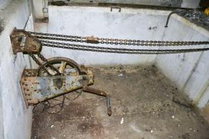 Ligne Maginot - MOLVANGE - A9 - (Ouvrage d'artillerie) - Entrée des munitions
Mécanisme du pont à effacement latéral