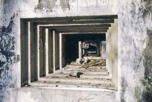 Ligne Maginot - MOLVANGE - A9 - (Ouvrage d'artillerie) - Entrée des hommes
Créneau JM avec le support de jumelage pour mitrailleuses Reibel encore en place