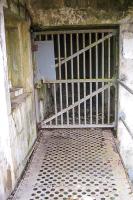 Ligne Maginot - MOLVANGE - A9 - (Ouvrage d'artillerie) - Entrée des hommes
Passerelle rétractable au-dessus du fossé diamant et grille de défense Type 9