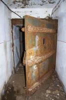 Ligne Maginot - MOLVANGE - A9 - (Ouvrage d'artillerie) - Entrée des hommes
Porte blindée après le coude du couloir d'accès
