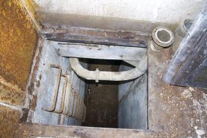 Ligne Maginot - MOLVANGE - A9 - (Ouvrage d'artillerie) - Entrée des hommes
Accès à l'étage inférieur depuis la chambre de tir