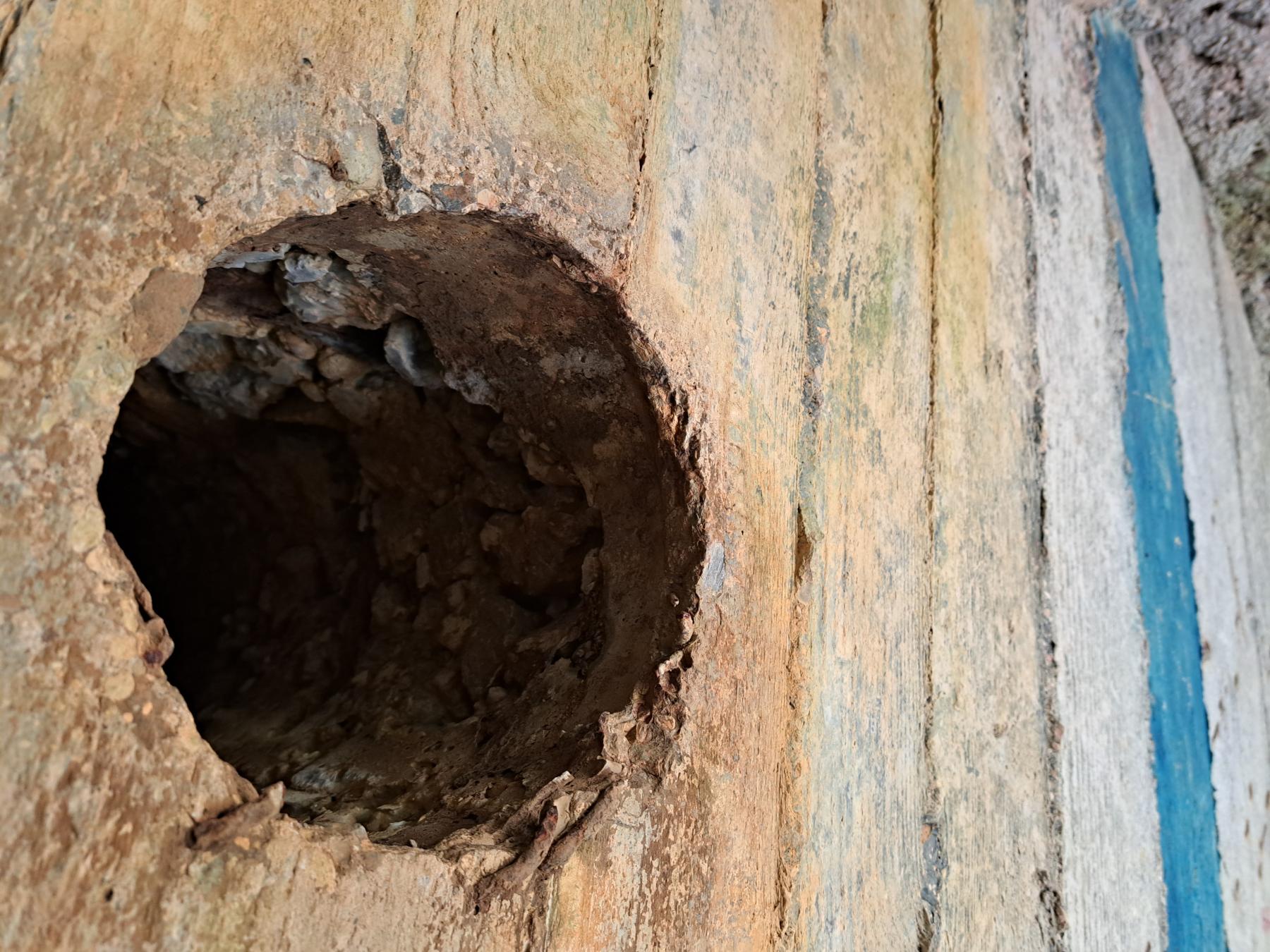 Ligne Maginot - BA82 - ROCROI OUEST 2 - (Blockhaus pour arme infanterie) - Conduit de ventilation au-dessus de l'emplacement de la mitrailleuse. - ANDRE Philippe