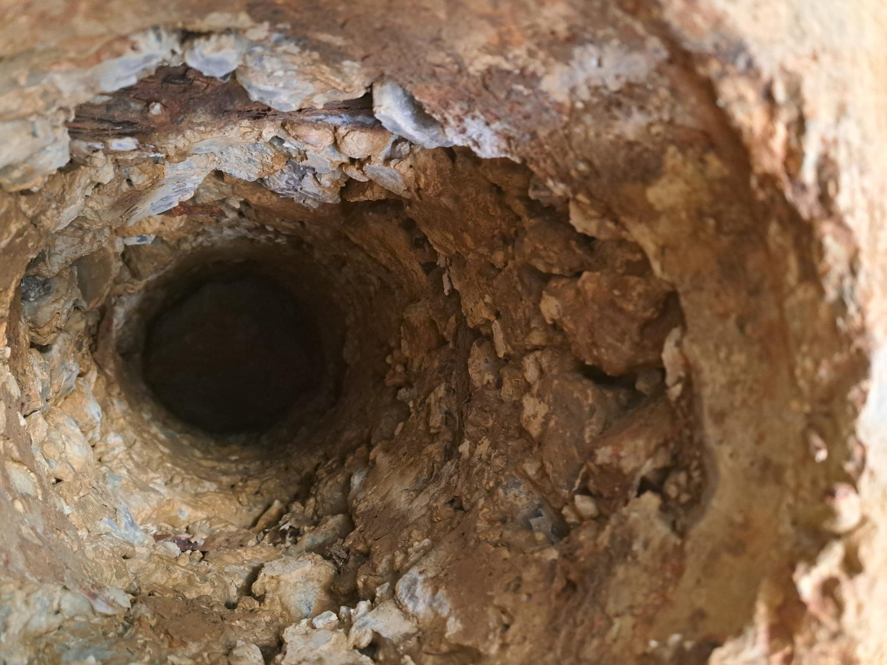 Ligne Maginot - BA82 - ROCROI OUEST 2 - (Blockhaus pour arme infanterie) - Détail du bétonnage du conduit de ventilation. - ANDRE Philippe