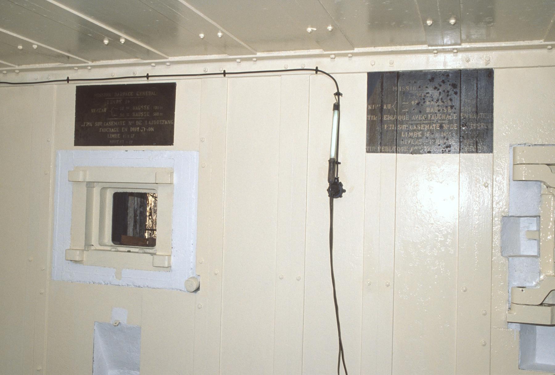 Ligne Maginot - LAUDREFANG - A37 - (Ouvrage d'infanterie) - Bloc 3
Chambre de tir jumelages de mitrailleuses et canon de 47
En cours de restauration - MANSUY Michel