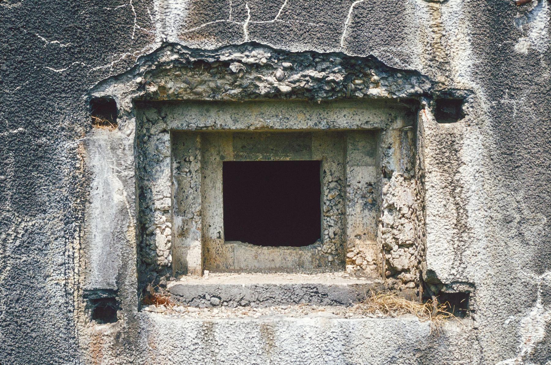 Ligne Maginot - MC21B - MC12 - (Casemate d'infanterie - Double) - Créneau de défense de l'entrée - MANSUY Michel