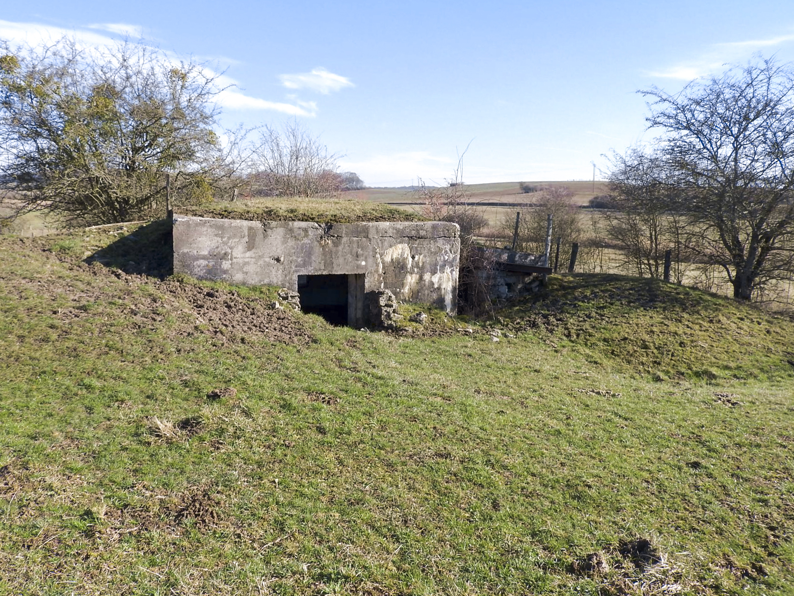 Ligne Maginot - BIDING EST 3 - (Blockhaus pour canon) - La façade arrière du blockhaus.