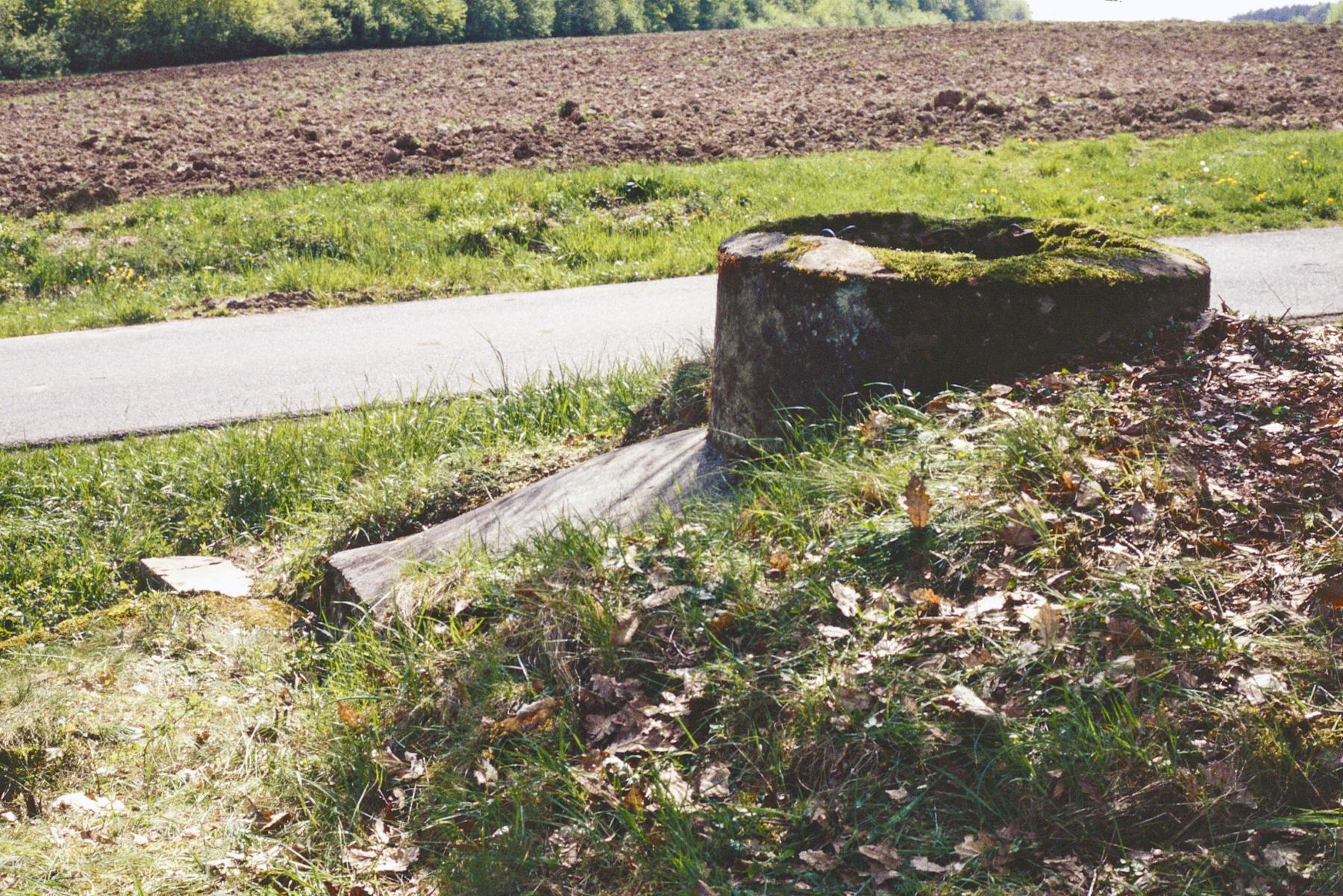Ligne Maginot - PFAFFENBUSCH 1 - (Observatoire d'infanterie) - La base de la guérite - MANSUY Michel
