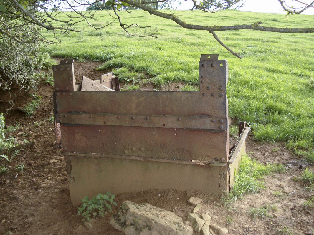Ligne Maginot - 29C - EUILLY NORD - (Blockhaus pour arme infanterie) - Guérite à coté du bloc
2007