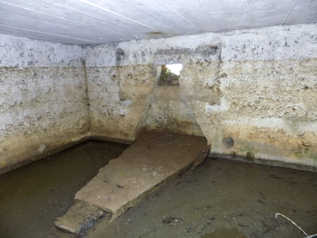 Ligne Maginot - 32A - RUISSEAU DU RIGEL - (Blockhaus pour arme infanterie) - Face frontale, créneau Hotchkiss gauche