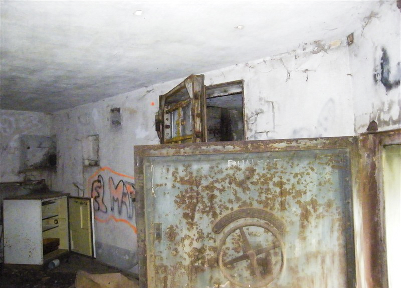 Ligne Maginot - A91 - BREVILLY B - (Blockhaus lourd type STG / STG-FCR - Simple) -  - Jean-Louis AUBLET & Sylvie MAINGUIN