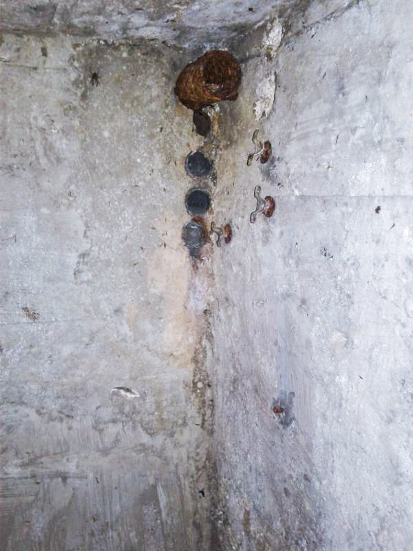 Ligne Maginot - CERNAY - (Central téléphonique d'observation) - Arrivée des câbles.