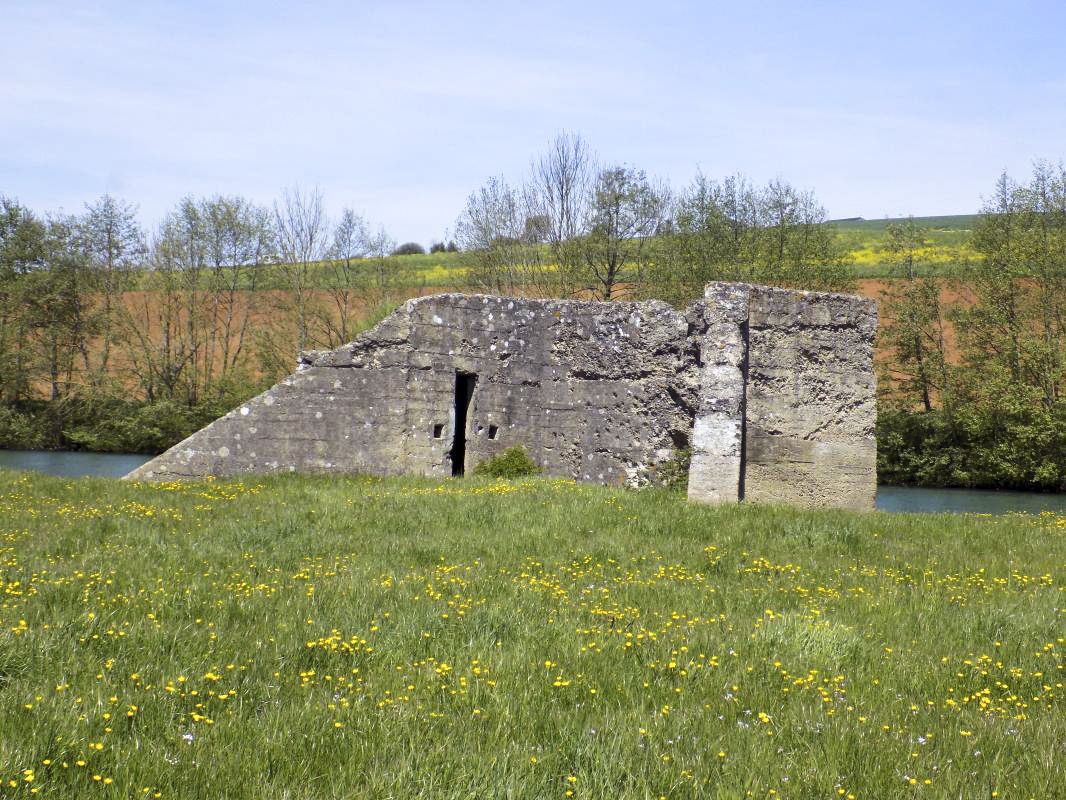 Ligne Maginot - COUPURE DE VAVENY - (Stand de tir) - Je crois que c'est un stand de tir, peut être  pour canon A/C - R Tucker