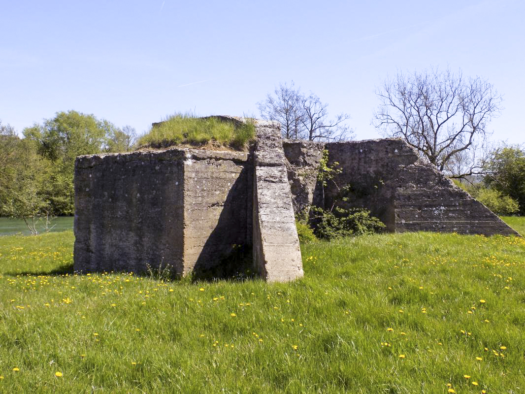 Ligne Maginot - COUPURE DE VAVENY - (Stand de tir) -  - R Tucker