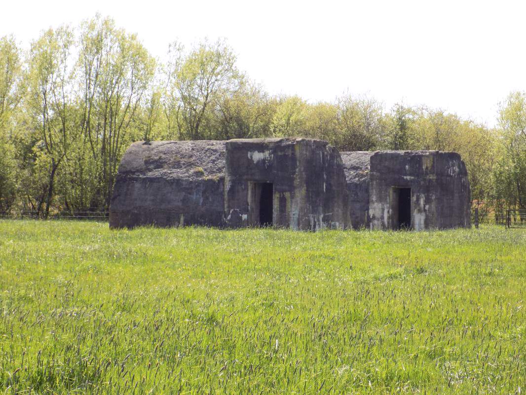 Ligne Maginot - LES ETOURNALES NORD - (Abri) - Les deux abris pris du nord-est