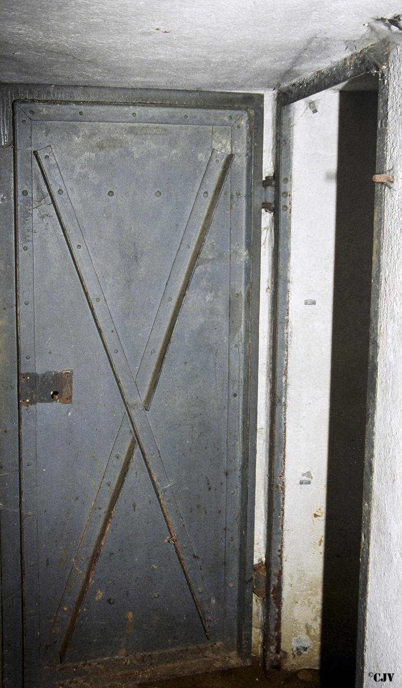 Ligne Maginot - Chambre de coupure  11 - La porte