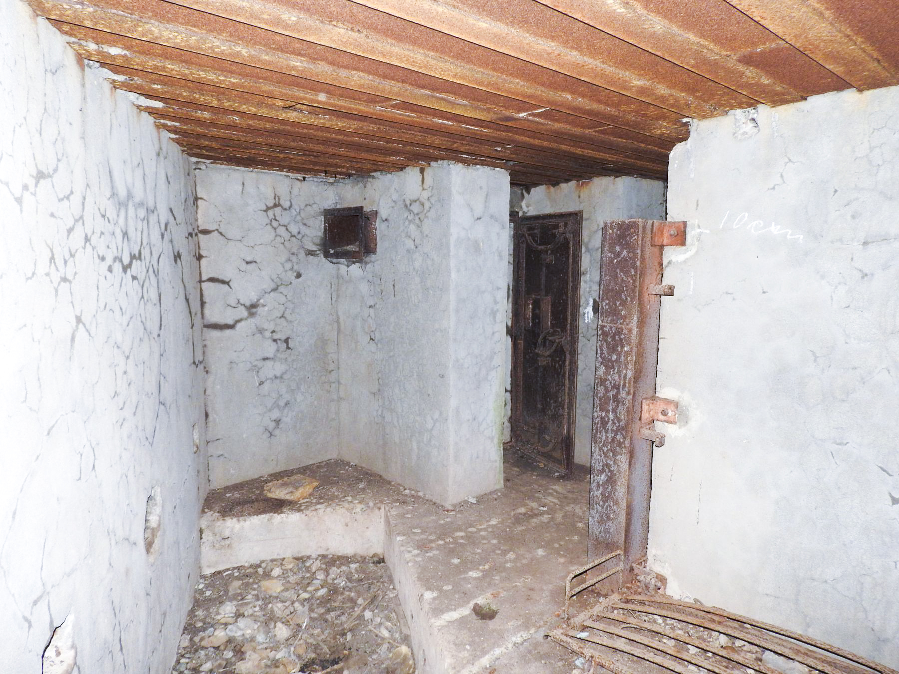 Ligne Maginot - BB44 - (Blockhaus lourd type STG / STG-FCR - Simple) - L'intérieur du blockhaus. - STENGER Mathieu