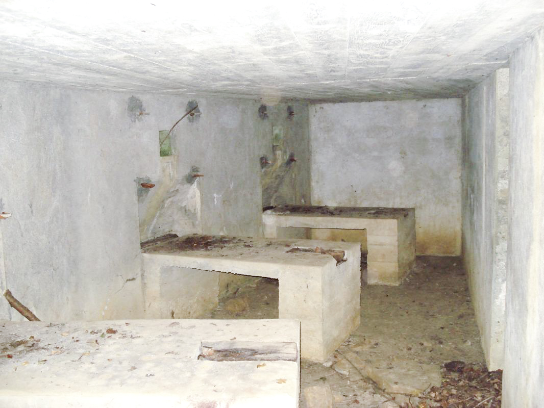 Ligne Maginot - 76 - LE MAMELON OUEST - (Blockhaus pour arme infanterie) - L’intérieur cote droite