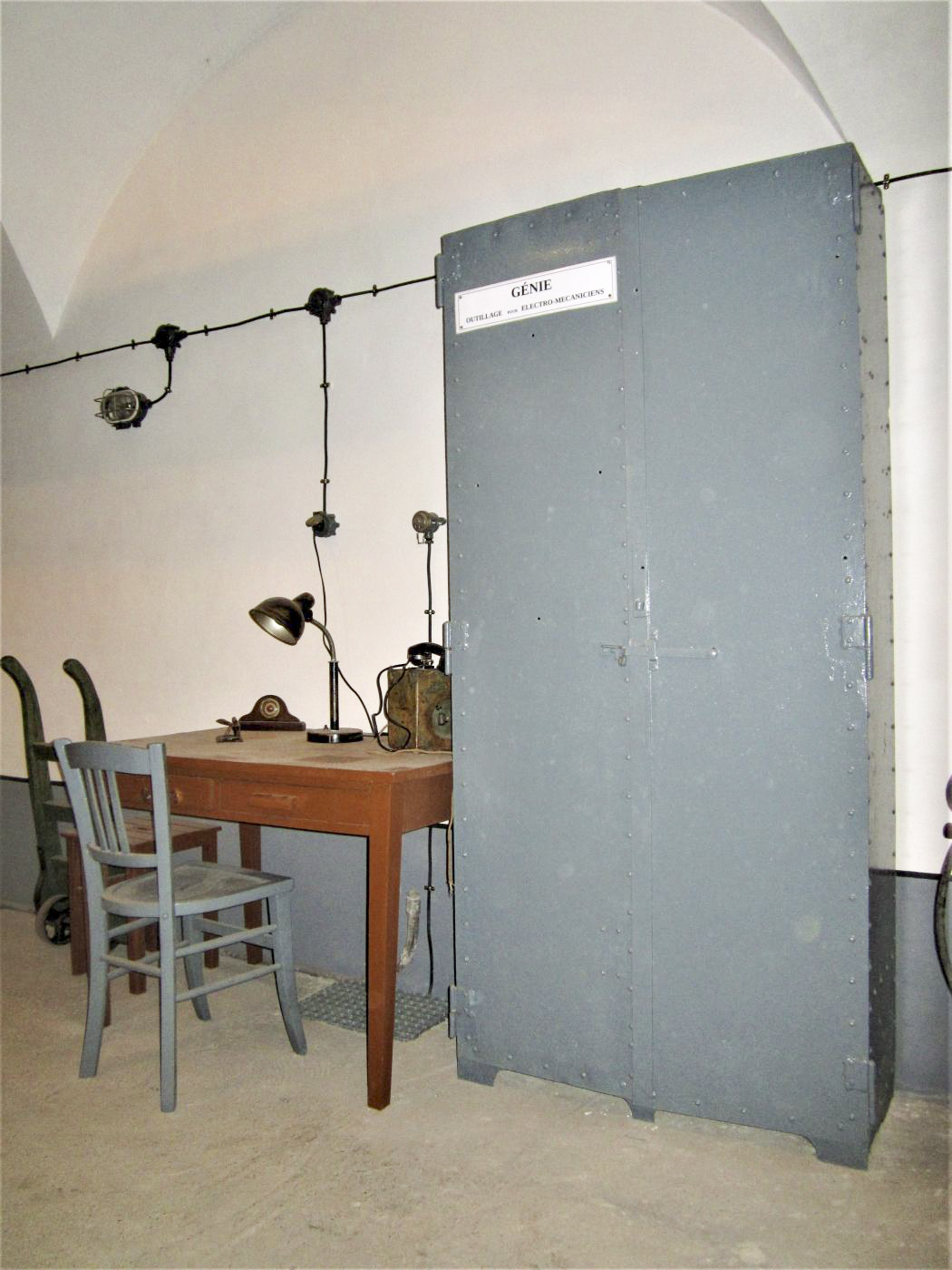 Ligne Maginot - FORT DUCROT - (PC de Secteur) - Usine
Armoire à outillage