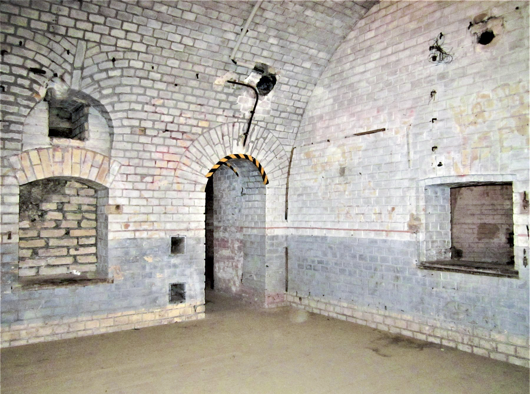 Ligne Maginot - FORT DUCROT - (PC de Secteur) - Laboratoire d'artillerie employé comme PC